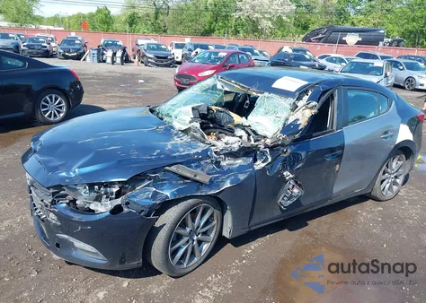 2018 Mazda Mazda3 Touring из США, поврежденный, VIN 3MZBN1V38JM188734